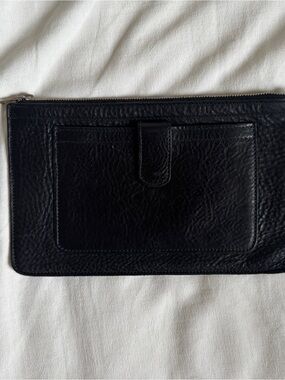M0851 - Black Leather Pouch